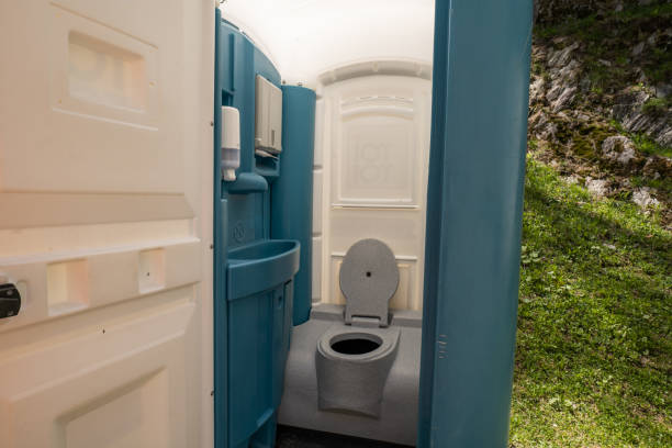 Best Porta potty delivery and setup  in Canastota, NY